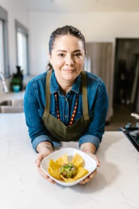 chef ofreciendo plato harvard
