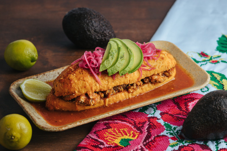 Torta ahogada mexicana