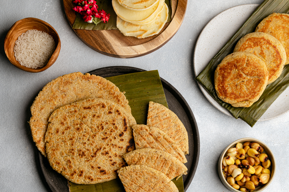 Diferentes arepas hechas con distintas harinas, harinas de arepas