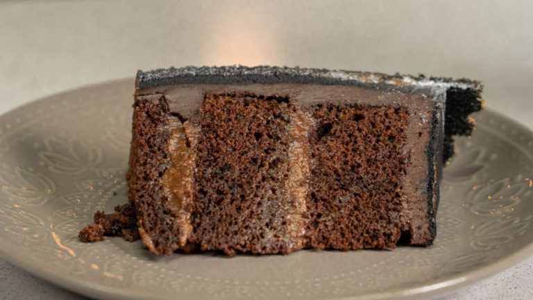 Devil's food cake