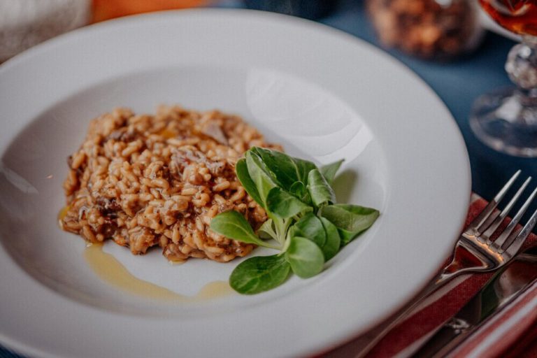 Plato con receta de risotto boloñesa 2
