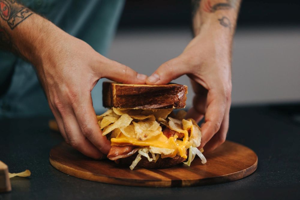 sándwich de mortadela