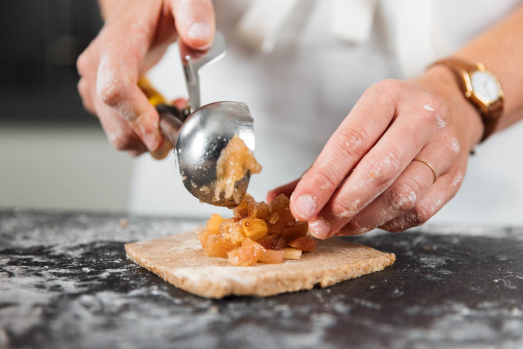 Paso a paso de la receta de empanadilla de manzana
