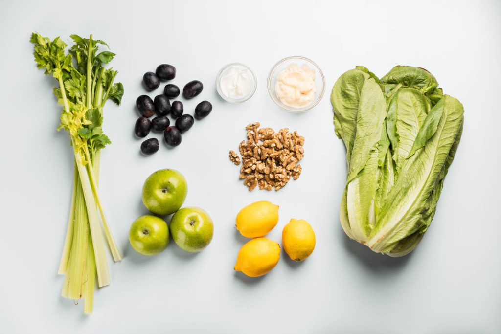 Ingredientes básicos para la ensalada Waldorf