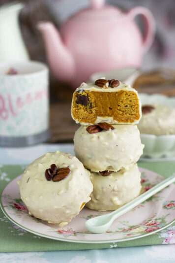 bombas-carrot-cake