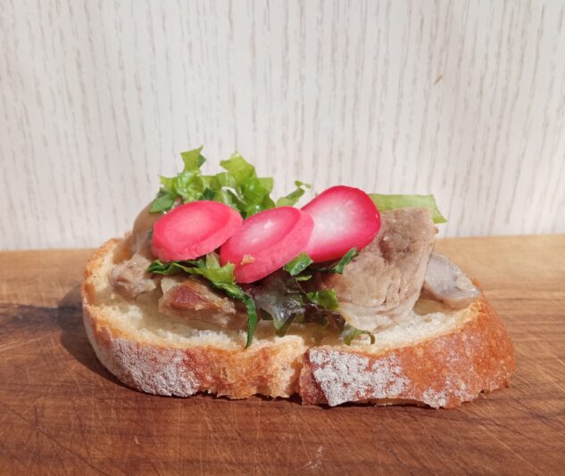 3. Bruschetta de Cordero Ahumado
