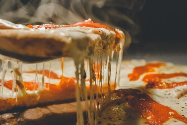 trozo-de-pizza-con-queso-derretido-pizzas-diferentes