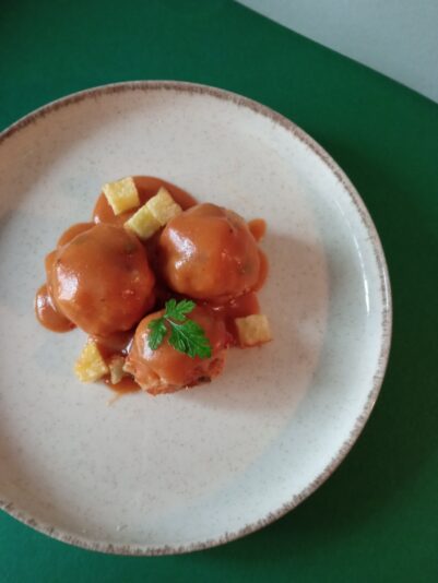 9102e313-a0fb-439b-b109-5b5b6502ea17