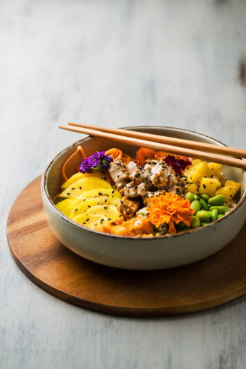 Poke de tofu con miso al horno