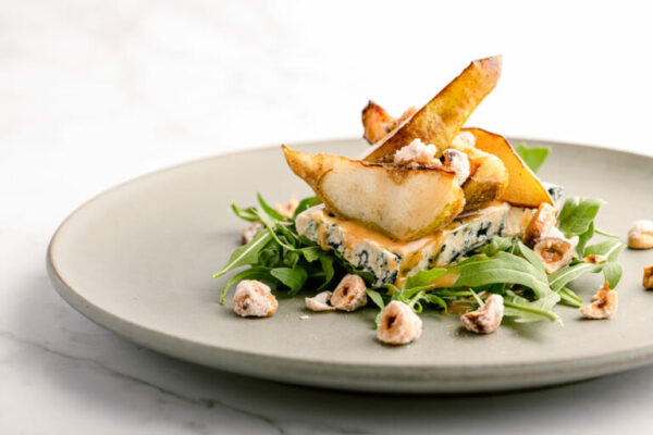 rocket-blue-cheese-pear-and-caramelized-hazelnuts