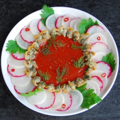 bloody-mary-con-berberechos,-rabanitos,-nabo,apio-e-hinojo-beatriz-torija