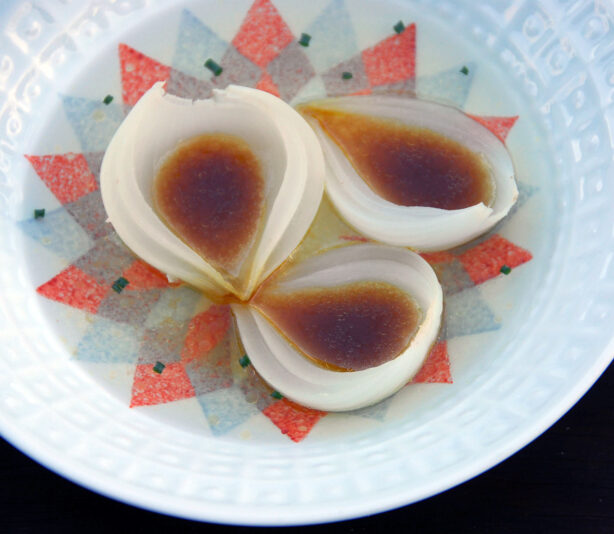 cebollas a la sal con caldo sous vide y demiglace de verduras 2 beatriz torija