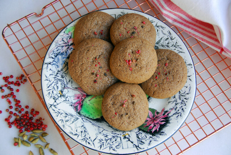 galletas-de-chocolate-con-pimienta-rosa-y-cardamomo-verde-1-beatriz-torija-ok