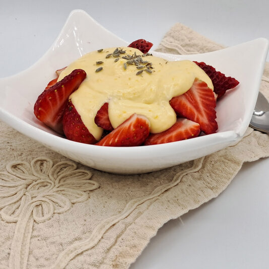 fresas-con-crema-de-lavanda-beatriz-torija-3