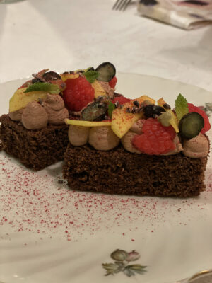 049BDA3F-268D-49D5-9D3F-DF9580EACA2A