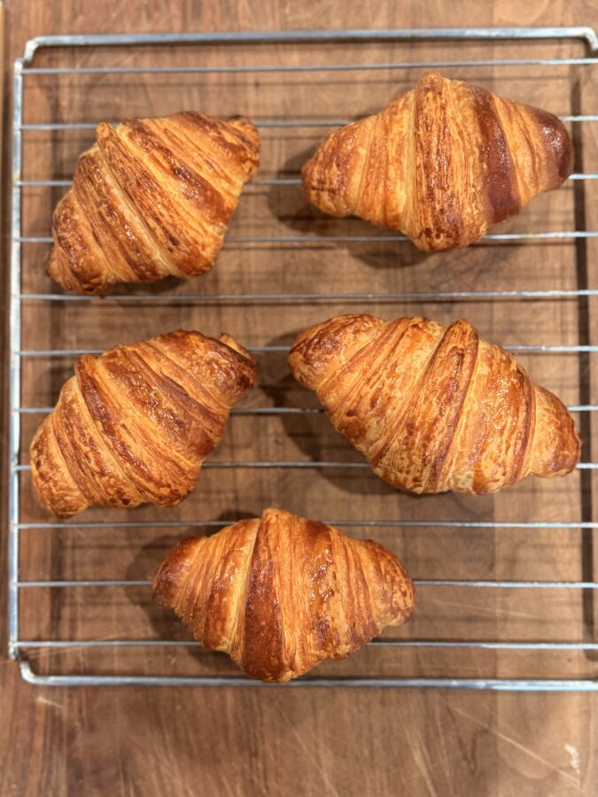 Butter leakage during proofing - Scoolinary