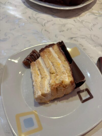 d5d297f6-7f68-4426-8151-a578f0b72565