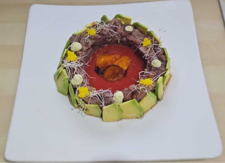 Tartar de atún con Bloody Mary