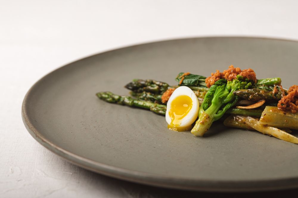 Ensalada de Tallos en Emulsión de Pistacho y Limón