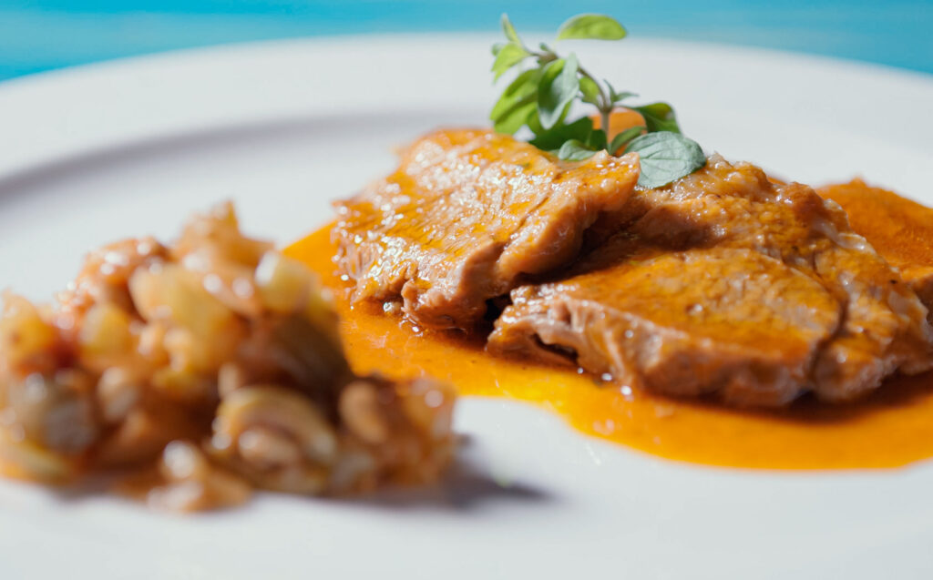 Lamb shoulder with garlic