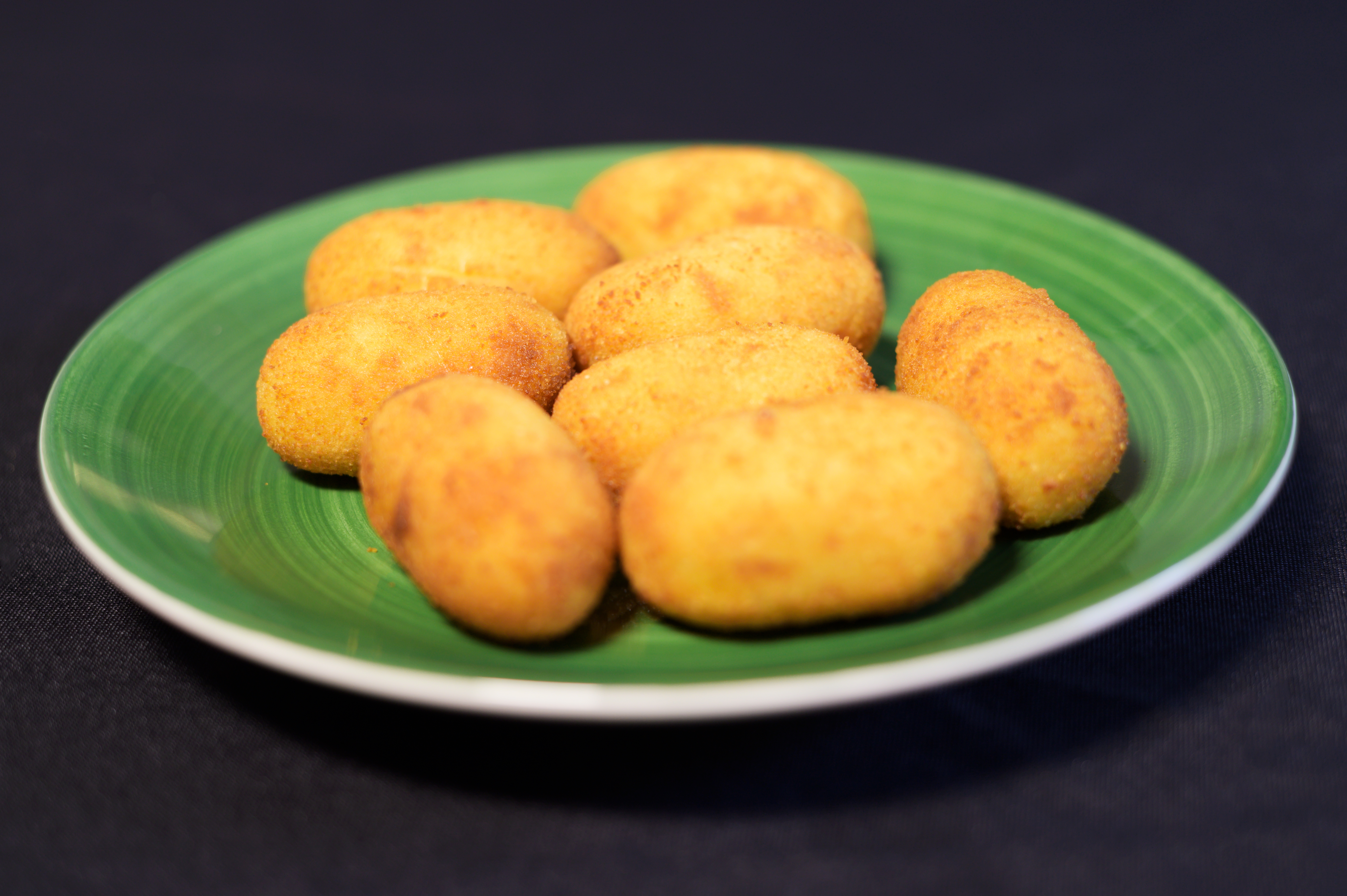 Croquetas sin gluten de cheddar y jalapeños
