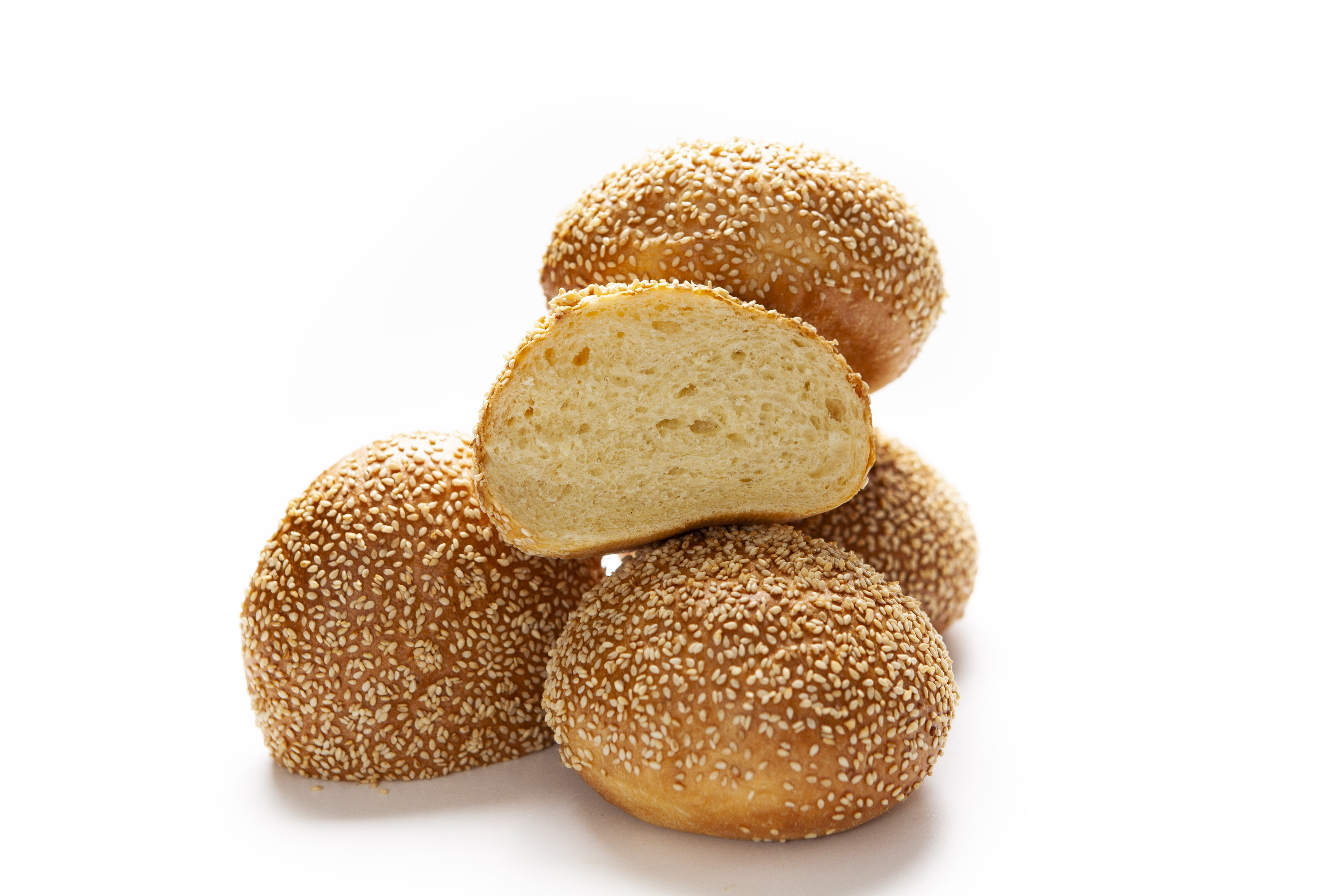 Panecillos de hamburguesas con sésamo