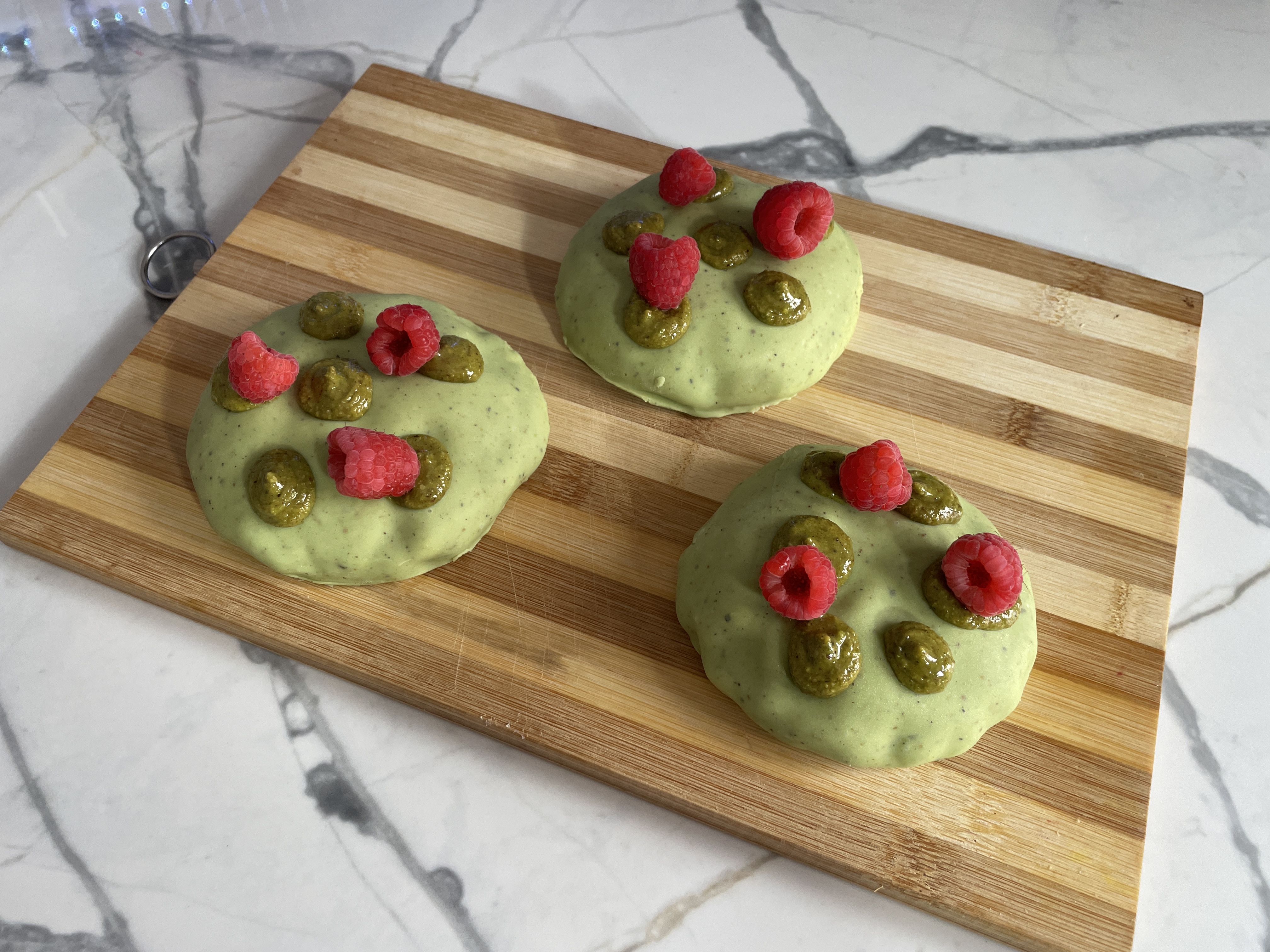 Cookie de pistacho y frambuesa