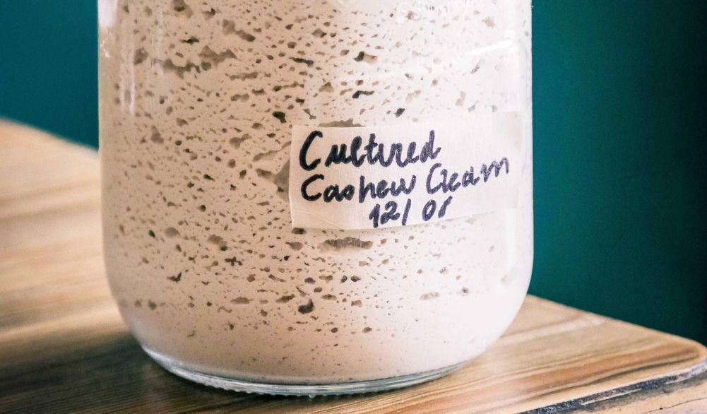 Queso crema de anacardos fermentados