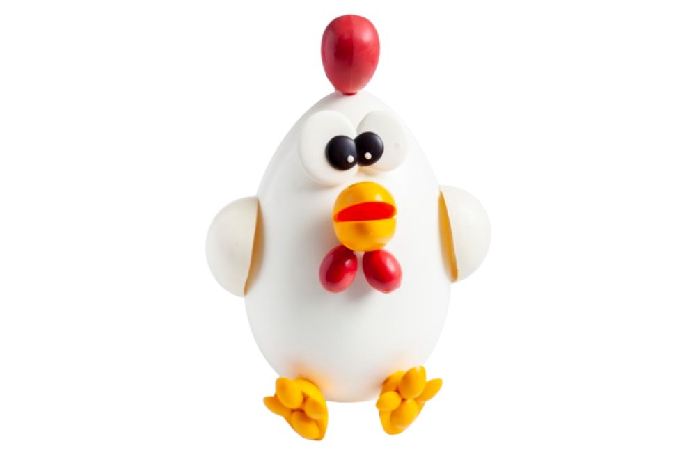 Rooster-shaped egg