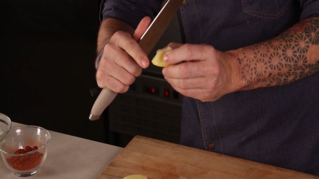 How to cut potatoes “chascado”