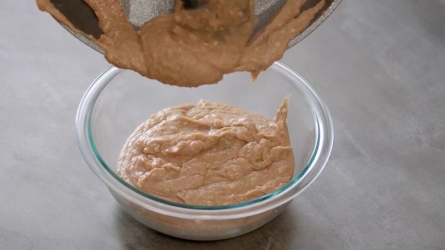 Lograr la textura perfecta de los frijoles refritos