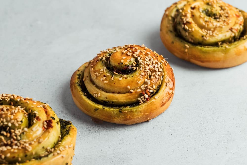 Panecillo de albahaca