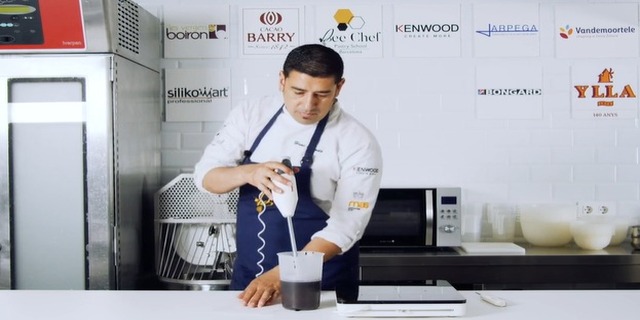 Refine a mirror glaze