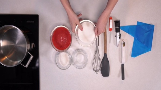 Incorporar pectina correctamente para evitar grumos en una preparación