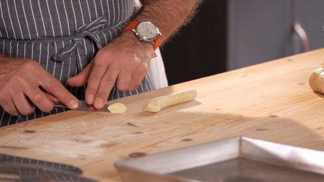 Cortar y dar forma a orecchiette