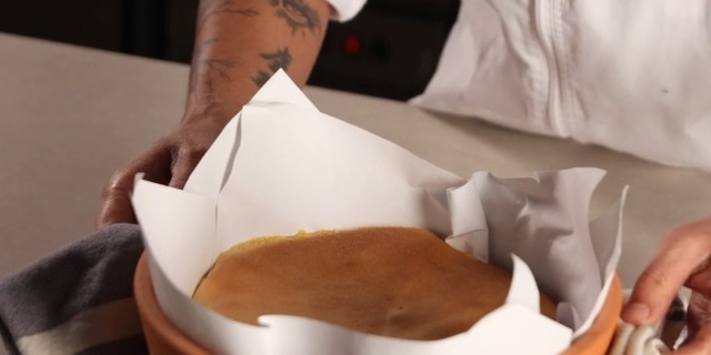 Identify the doneness of Pão de Ló