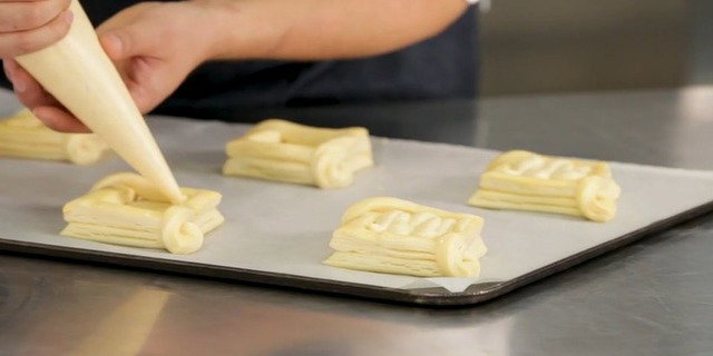 Rellenar pañuelos hojaldrados