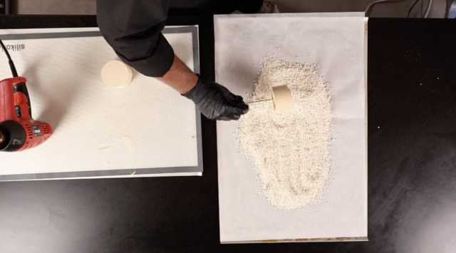 Cover the frozen cupcake with meringue confetti