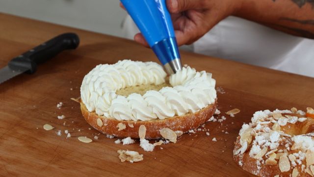 Fill a roscón